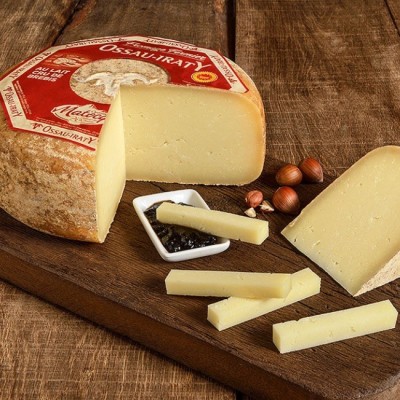 Matocq AOP Ossau-Iraty Fermier - Demi-tomme Matocq AOP Ossau-Iraty Fermier - Demi-tomme